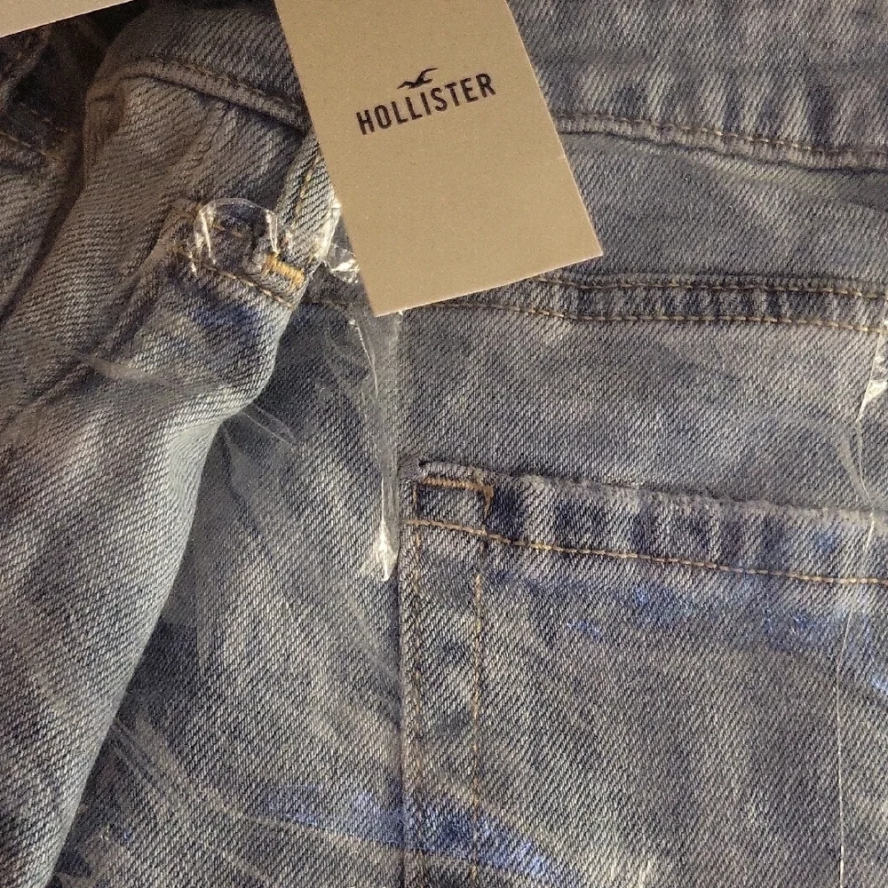 Hollister Light Blue Distressed Women Jeans - Picture 4 of 4
